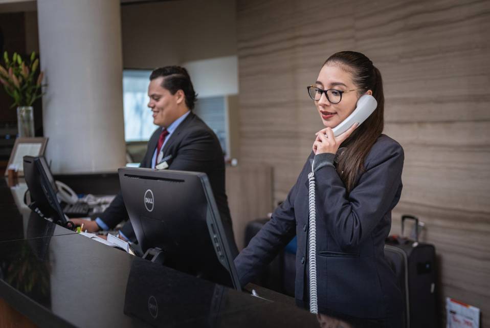 Front Desk Security Officer vs Receptionist Front Desk Security Officer vs Receptionist